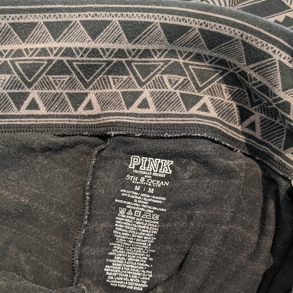 Victoria's Secret University of Iowa Hawkeyes leggings. Hawks Aztec yoga pants. - Picture 3 of 4